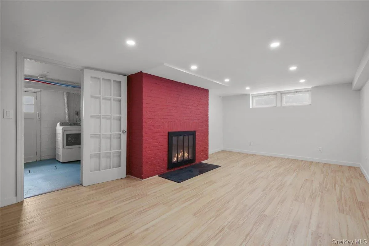 6 Deerfield Avenue, Eastchester, NY, 3 Bedrooms Bedrooms, 6 Rooms Rooms,1 BathroomBathrooms,Residential,For Rent,Deerfield,0,1011893 6 Deerfield Avenue, Eastchester, NY, 3 Bedrooms Bedrooms, 6 Rooms Rooms,1 BathroomBathrooms,Residential,For Rent,Deerfield,0,1011893
