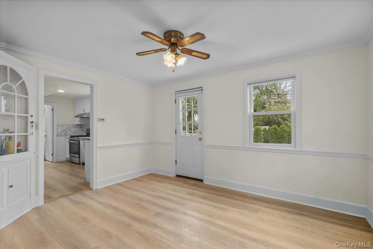 6 Deerfield Avenue, Eastchester, NY, 3 Bedrooms Bedrooms, 6 Rooms Rooms,1 BathroomBathrooms,Residential,For Rent,Deerfield,0,1011893 6 Deerfield Avenue, Eastchester, NY, 3 Bedrooms Bedrooms, 6 Rooms Rooms,1 BathroomBathrooms,Residential,For Rent,Deerfield,0,1011893