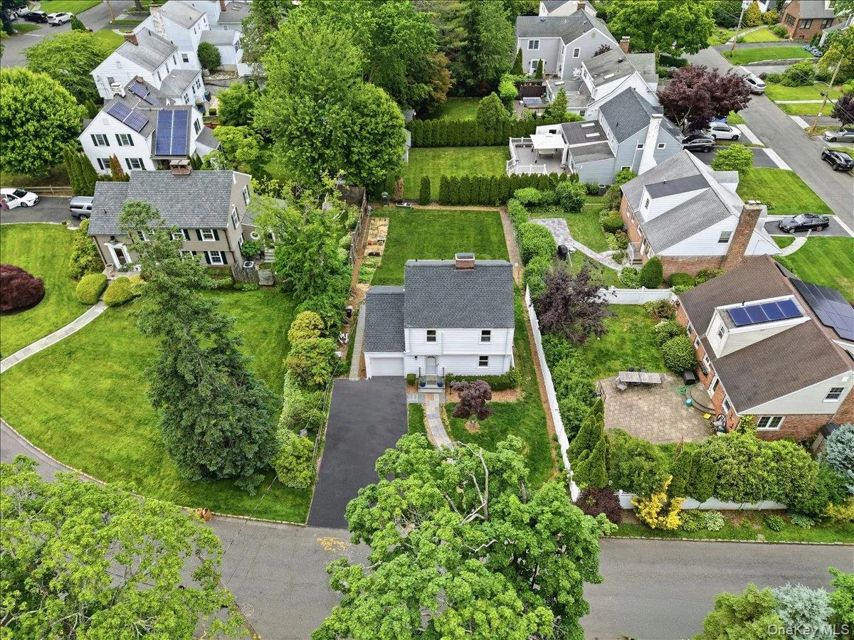 6 Deerfield Avenue, Eastchester, NY, 3 Bedrooms Bedrooms, 6 Rooms Rooms,1 BathroomBathrooms,Residential,For Rent,Deerfield,0,1011893 6 Deerfield Avenue, Eastchester, NY, 3 Bedrooms Bedrooms, 6 Rooms Rooms,1 BathroomBathrooms,Residential,For Rent,Deerfield,0,1011893