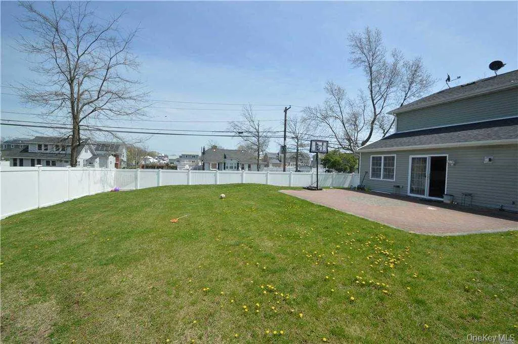 106 Roosevelt Avenue, Oyster Bay, NY, 4 Bedrooms Bedrooms, 7 Rooms Rooms,2 BathroomsBathrooms,Residential,For Rent,Roosevelt,0,1011896 106 Roosevelt Avenue, Oyster Bay, NY, 4 Bedrooms Bedrooms, 7 Rooms Rooms,2 BathroomsBathrooms,Residential,For Rent,Roosevelt,0,1011896
