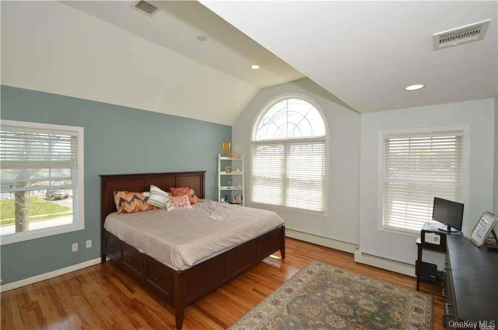 106 Roosevelt Avenue, Oyster Bay, NY, 4 Bedrooms Bedrooms, 7 Rooms Rooms,2 BathroomsBathrooms,Residential,For Rent,Roosevelt,0,1011896 106 Roosevelt Avenue, Oyster Bay, NY, 4 Bedrooms Bedrooms, 7 Rooms Rooms,2 BathroomsBathrooms,Residential,For Rent,Roosevelt,0,1011896