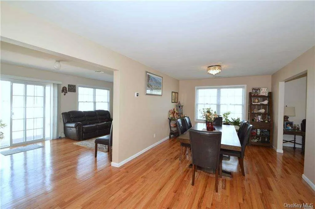 106 Roosevelt Avenue, Oyster Bay, NY, 4 Bedrooms Bedrooms, 7 Rooms Rooms,2 BathroomsBathrooms,Residential,For Rent,Roosevelt,0,1011896 106 Roosevelt Avenue, Oyster Bay, NY, 4 Bedrooms Bedrooms, 7 Rooms Rooms,2 BathroomsBathrooms,Residential,For Rent,Roosevelt,0,1011896