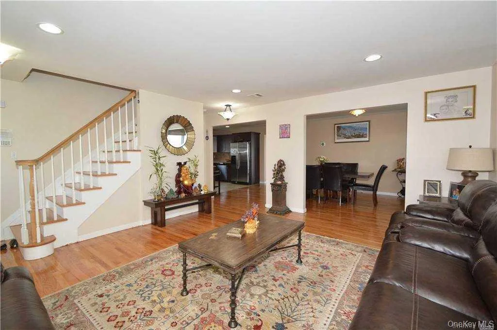 106 Roosevelt Avenue, Oyster Bay, NY, 4 Bedrooms Bedrooms, 7 Rooms Rooms,2 BathroomsBathrooms,Residential,For Rent,Roosevelt,0,1011896 106 Roosevelt Avenue, Oyster Bay, NY, 4 Bedrooms Bedrooms, 7 Rooms Rooms,2 BathroomsBathrooms,Residential,For Rent,Roosevelt,0,1011896