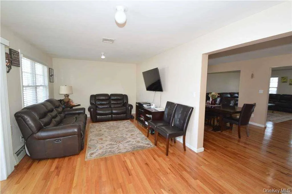 106 Roosevelt Avenue, Oyster Bay, NY, 4 Bedrooms Bedrooms, 7 Rooms Rooms,2 BathroomsBathrooms,Residential,For Rent,Roosevelt,0,1011896 106 Roosevelt Avenue, Oyster Bay, NY, 4 Bedrooms Bedrooms, 7 Rooms Rooms,2 BathroomsBathrooms,Residential,For Rent,Roosevelt,0,1011896
