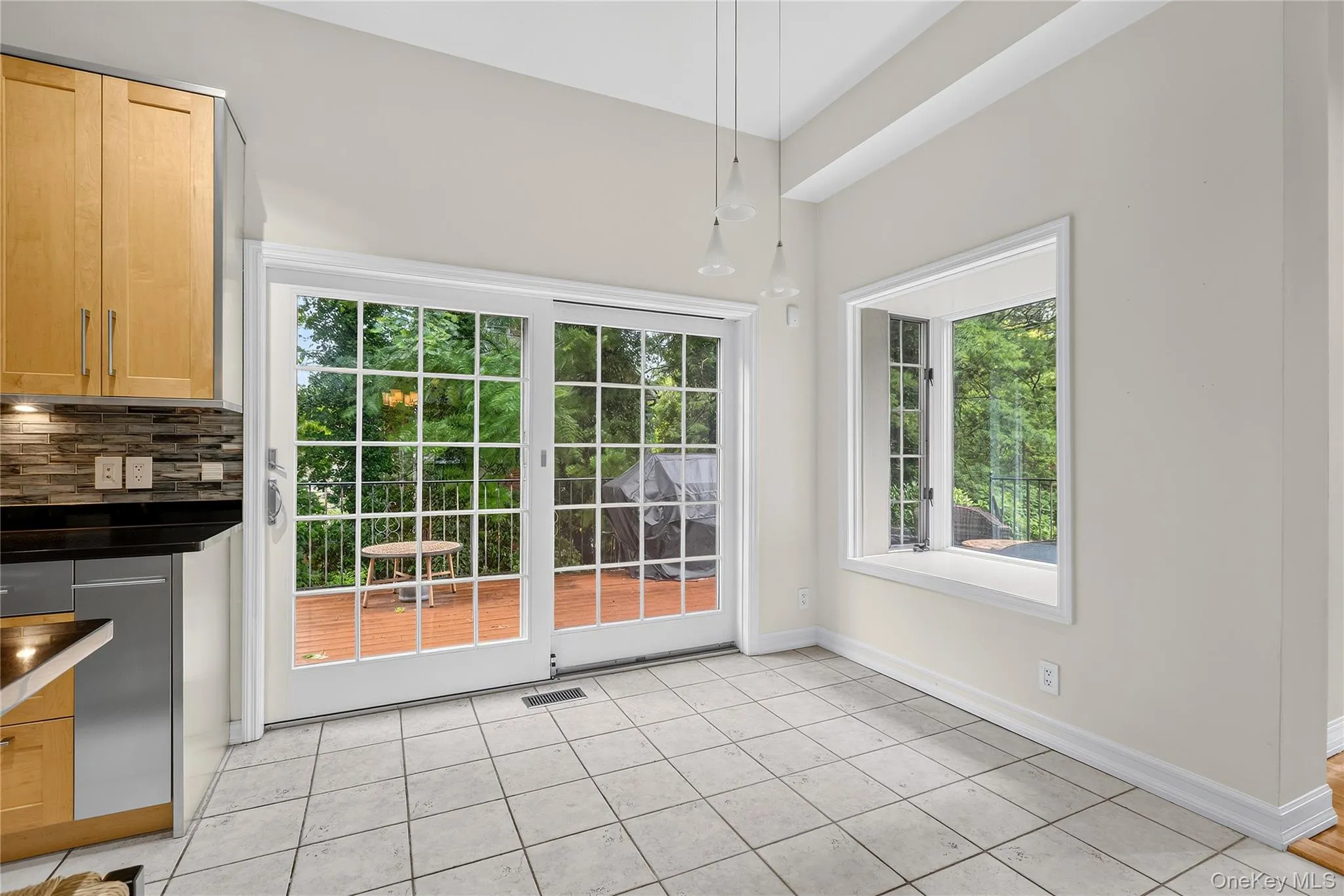 191 Beechmont Drive, New Rochelle, NY, 4 Bedrooms Bedrooms, 8 Rooms Rooms,2 BathroomsBathrooms,Residential,For Rent,Beechmont,0,1011899 191 Beechmont Drive, New Rochelle, NY, 4 Bedrooms Bedrooms, 8 Rooms Rooms,2 BathroomsBathrooms,Residential,For Rent,Beechmont,0,1011899