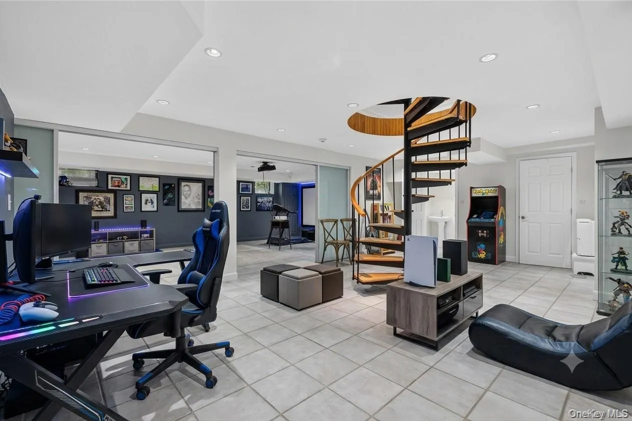191 Beechmont Drive, New Rochelle, NY, 4 Bedrooms Bedrooms, 8 Rooms Rooms,2 BathroomsBathrooms,Residential,For Rent,Beechmont,0,1011899 191 Beechmont Drive, New Rochelle, NY, 4 Bedrooms Bedrooms, 8 Rooms Rooms,2 BathroomsBathrooms,Residential,For Rent,Beechmont,0,1011899