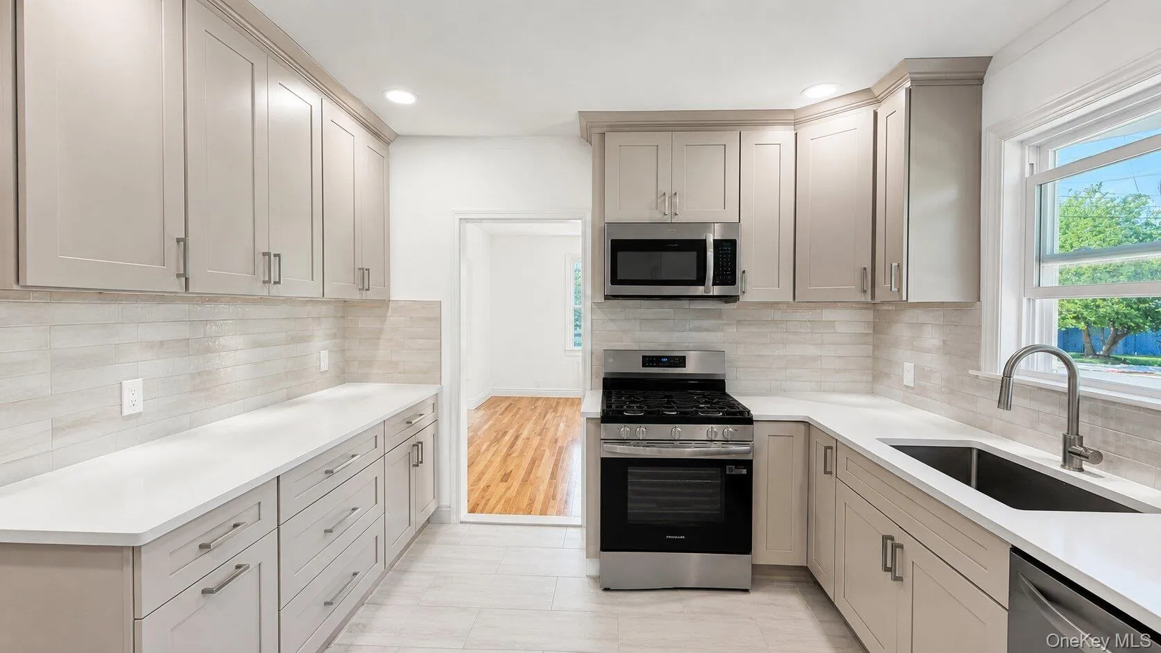 284 Beach 19th Street, New York, NY, 2 Bedrooms Bedrooms, 5 Rooms Rooms,1 BathroomBathrooms,Residential Lease,For Rent,Beach 19th,0,1011901 284 Beach 19th Street, New York, NY, 2 Bedrooms Bedrooms, 5 Rooms Rooms,1 BathroomBathrooms,Residential Lease,For Rent,Beach 19th,0,1011901