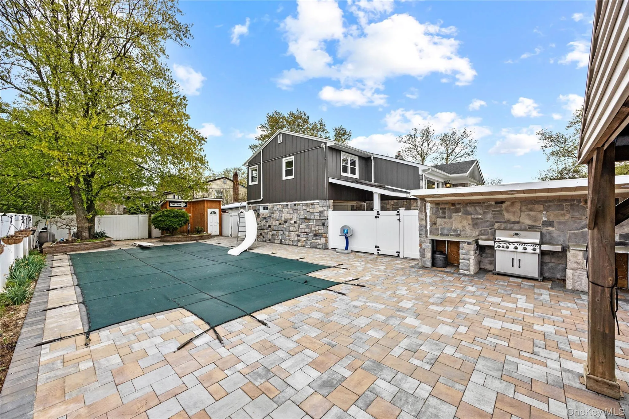 44 Bruce Lane, North Hempstead, NY, 4 Bedrooms Bedrooms, 10 Rooms Rooms,3 BathroomsBathrooms,Residential Lease,For Rent,Bruce,0,1011904 44 Bruce Lane, North Hempstead, NY, 4 Bedrooms Bedrooms, 10 Rooms Rooms,3 BathroomsBathrooms,Residential Lease,For Rent,Bruce,0,1011904