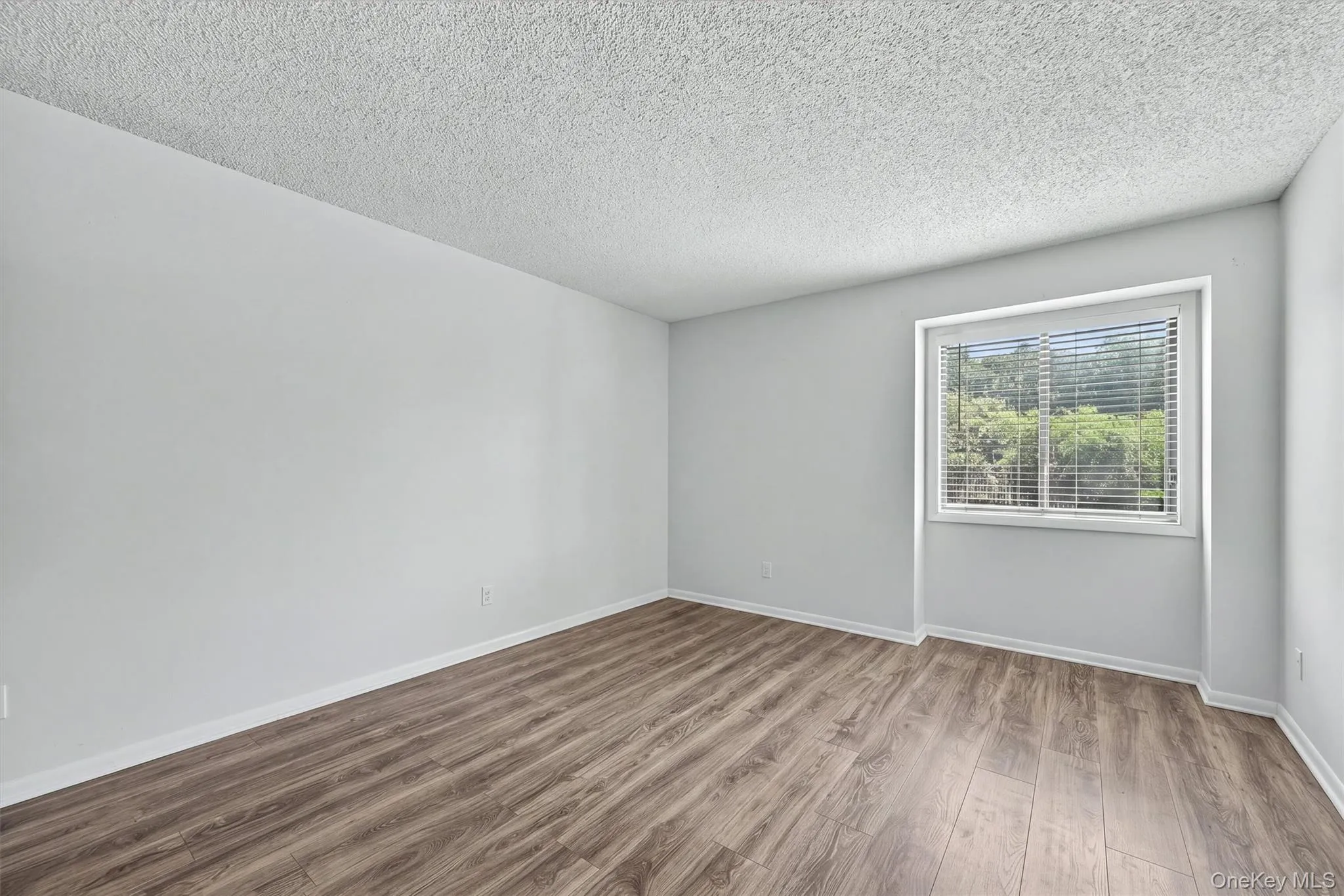 Spacious bedroom. Large enough for a king size bed. Spacious bedroom. Large enough for a king size bed.