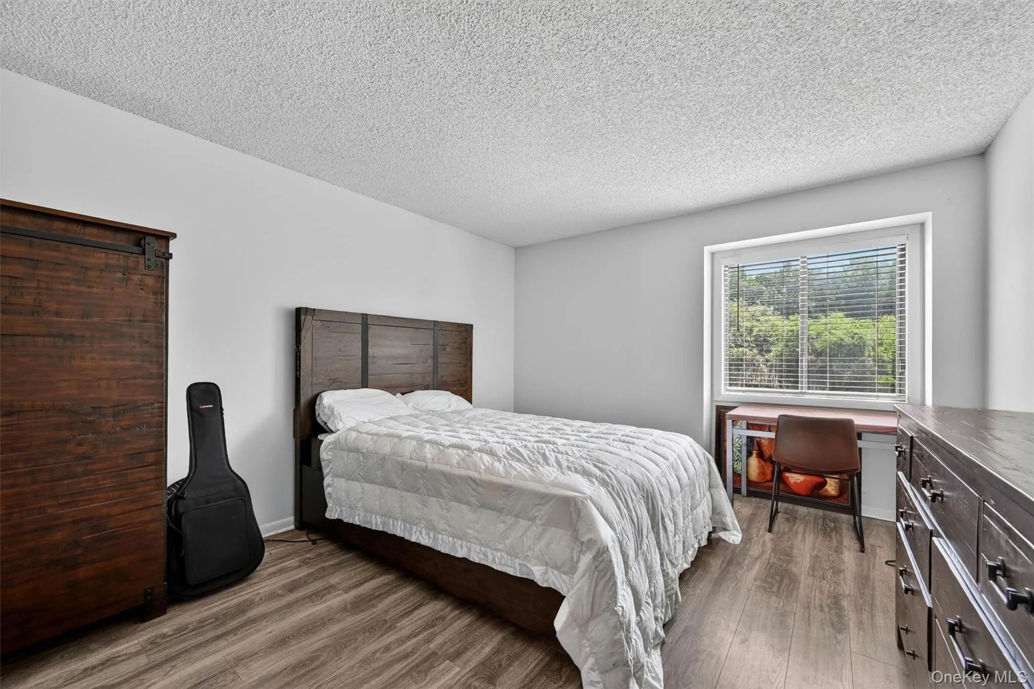 Spacious bedroom. Large enough for a king size bed. Spacious bedroom. Large enough for a king size bed.