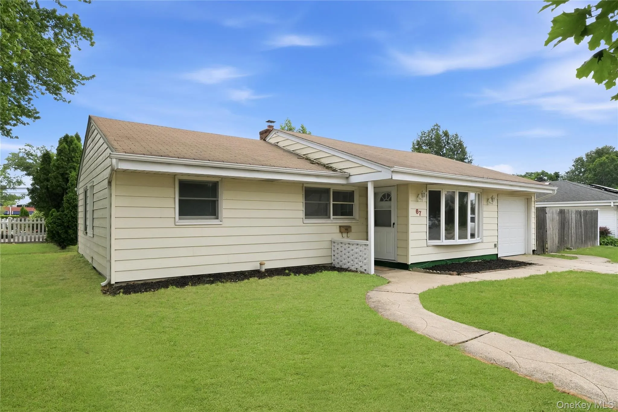 67 End Avenue, Oyster Bay, NY, 3 Bedrooms Bedrooms, 10 Rooms Rooms,1 BathroomBathrooms,Residential,For Rent,End,0,1011928 67 End Avenue, Oyster Bay, NY, 3 Bedrooms Bedrooms, 10 Rooms Rooms,1 BathroomBathrooms,Residential,For Rent,End,0,1011928