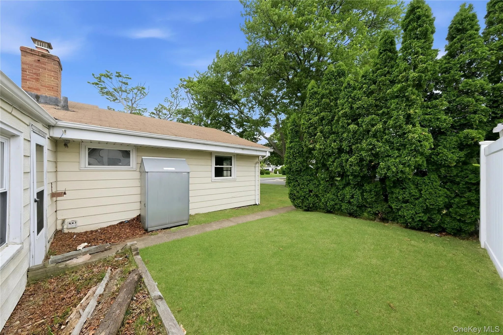 67 End Avenue, Oyster Bay, NY, 3 Bedrooms Bedrooms, 10 Rooms Rooms,1 BathroomBathrooms,Residential,For Rent,End,0,1011928 67 End Avenue, Oyster Bay, NY, 3 Bedrooms Bedrooms, 10 Rooms Rooms,1 BathroomBathrooms,Residential,For Rent,End,0,1011928