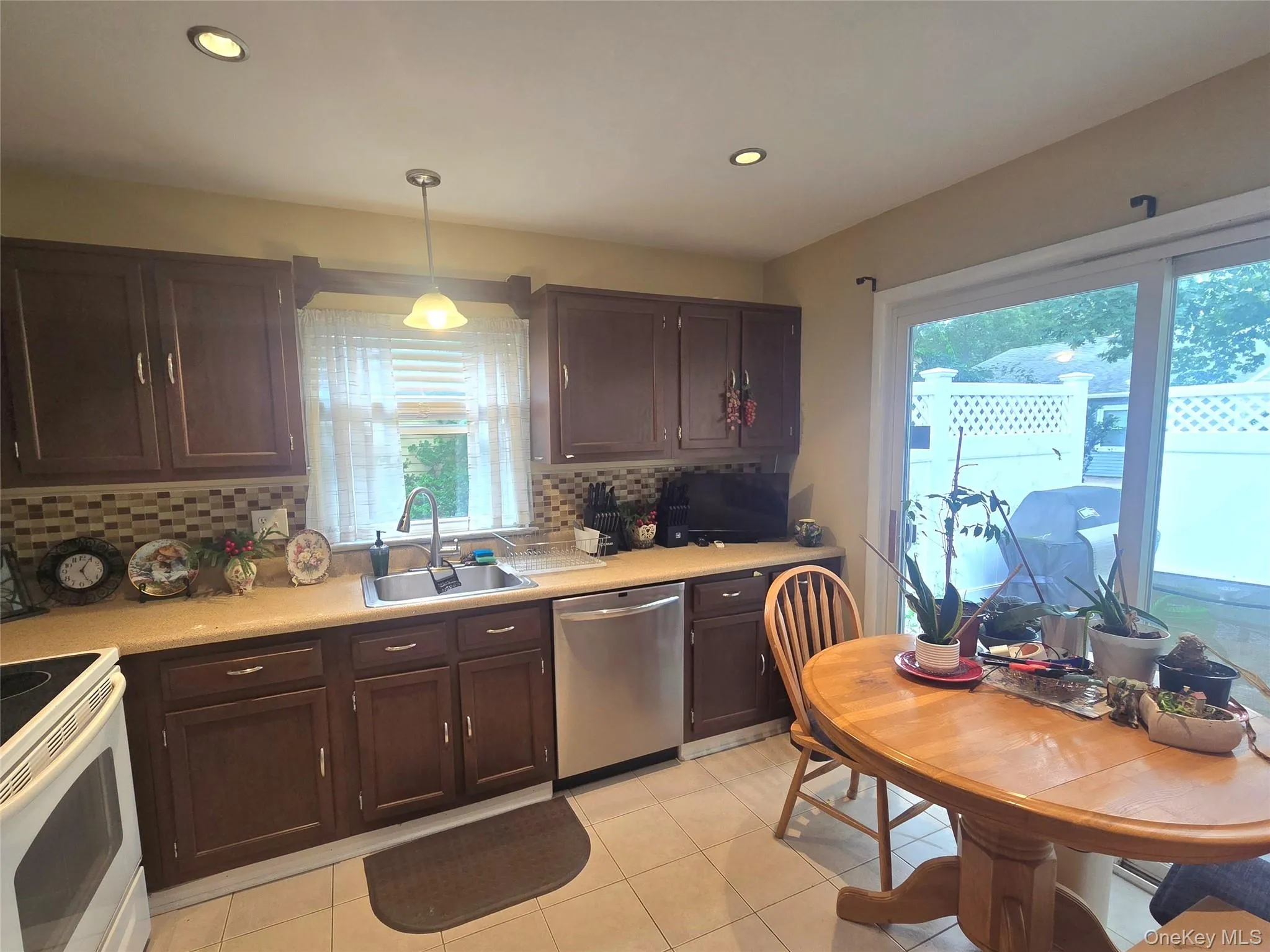 183 Kingston Drive, Brookhaven, NY, 2 Bedrooms Bedrooms, 5 Rooms Rooms,1 BathroomBathrooms,Residential,For Rent,Kingston,0,1011932 183 Kingston Drive, Brookhaven, NY, 2 Bedrooms Bedrooms, 5 Rooms Rooms,1 BathroomBathrooms,Residential,For Rent,Kingston,0,1011932