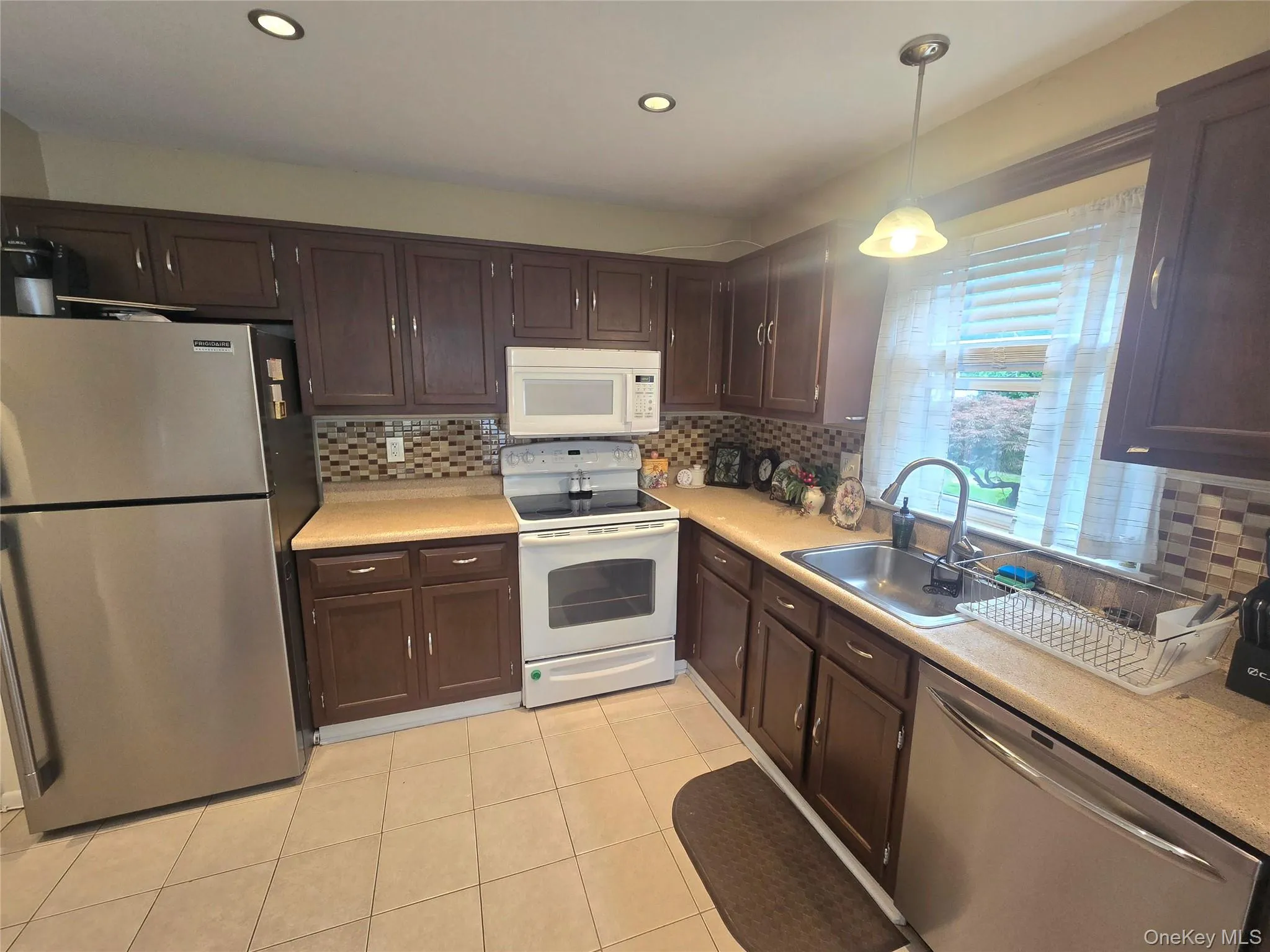 183 Kingston Drive, Brookhaven, NY, 2 Bedrooms Bedrooms, 5 Rooms Rooms,1 BathroomBathrooms,Residential,For Rent,Kingston,0,1011932 183 Kingston Drive, Brookhaven, NY, 2 Bedrooms Bedrooms, 5 Rooms Rooms,1 BathroomBathrooms,Residential,For Rent,Kingston,0,1011932