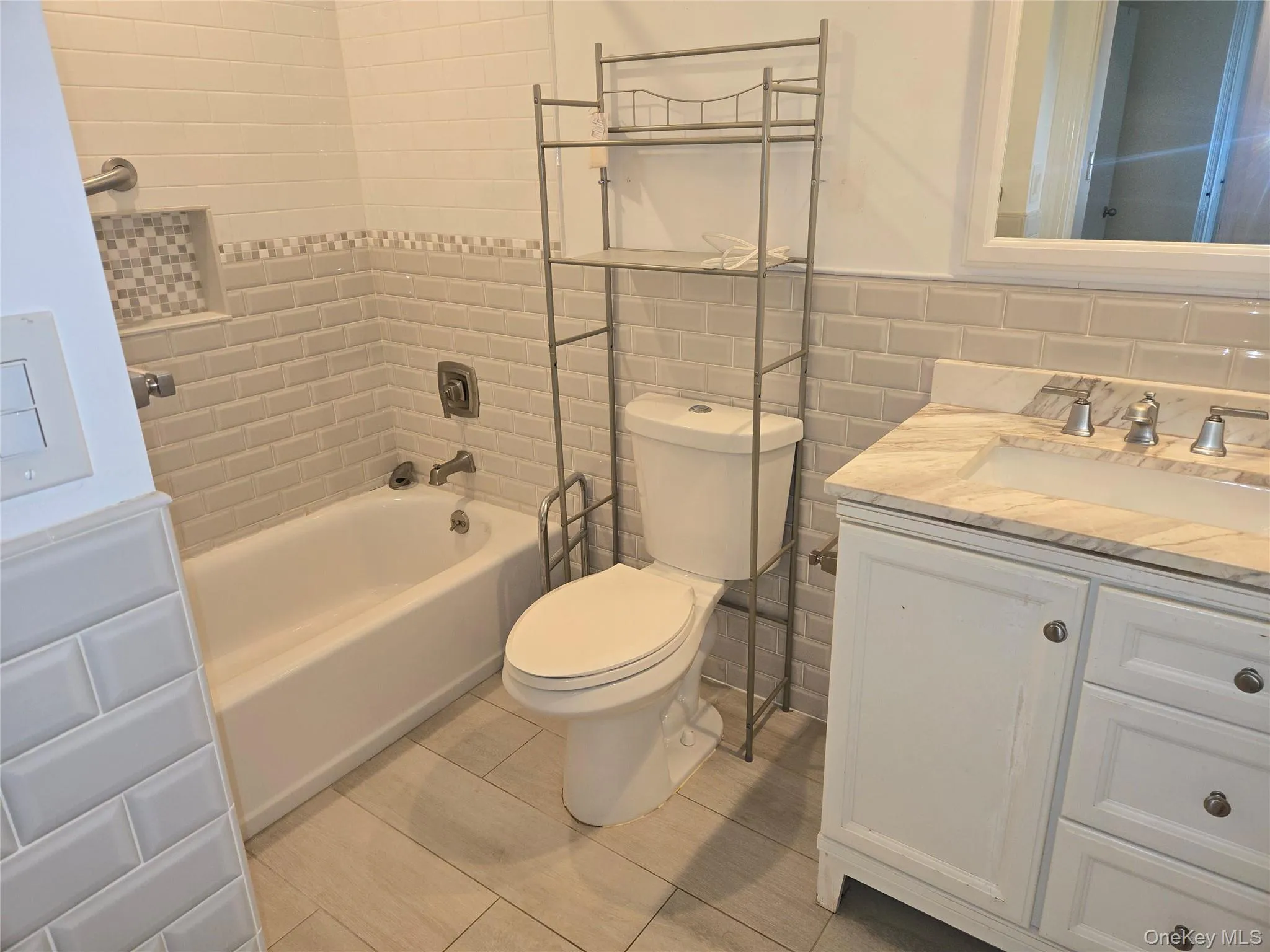 183 Kingston Drive, Brookhaven, NY, 2 Bedrooms Bedrooms, 5 Rooms Rooms,1 BathroomBathrooms,Residential,For Rent,Kingston,0,1011932 183 Kingston Drive, Brookhaven, NY, 2 Bedrooms Bedrooms, 5 Rooms Rooms,1 BathroomBathrooms,Residential,For Rent,Kingston,0,1011932