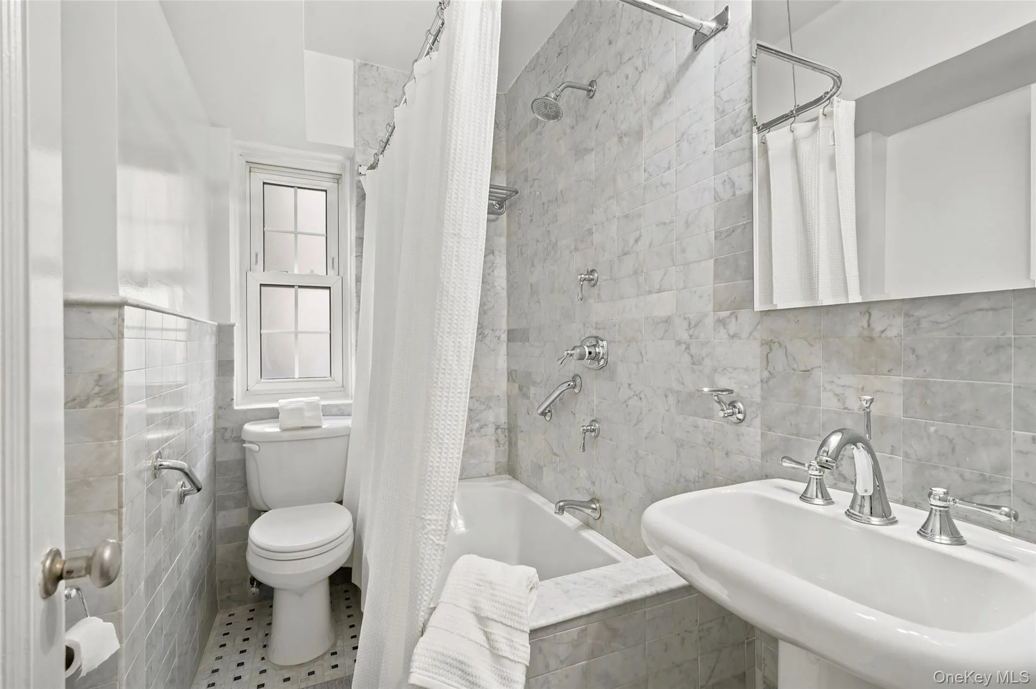 949 Palmer Road, Yonkers, NY, 3 Bedrooms Bedrooms, 7 Rooms Rooms,2 BathroomsBathrooms,Residential,For Rent,Palmer,0,1011934 949 Palmer Road, Yonkers, NY, 3 Bedrooms Bedrooms, 7 Rooms Rooms,2 BathroomsBathrooms,Residential,For Rent,Palmer,0,1011934