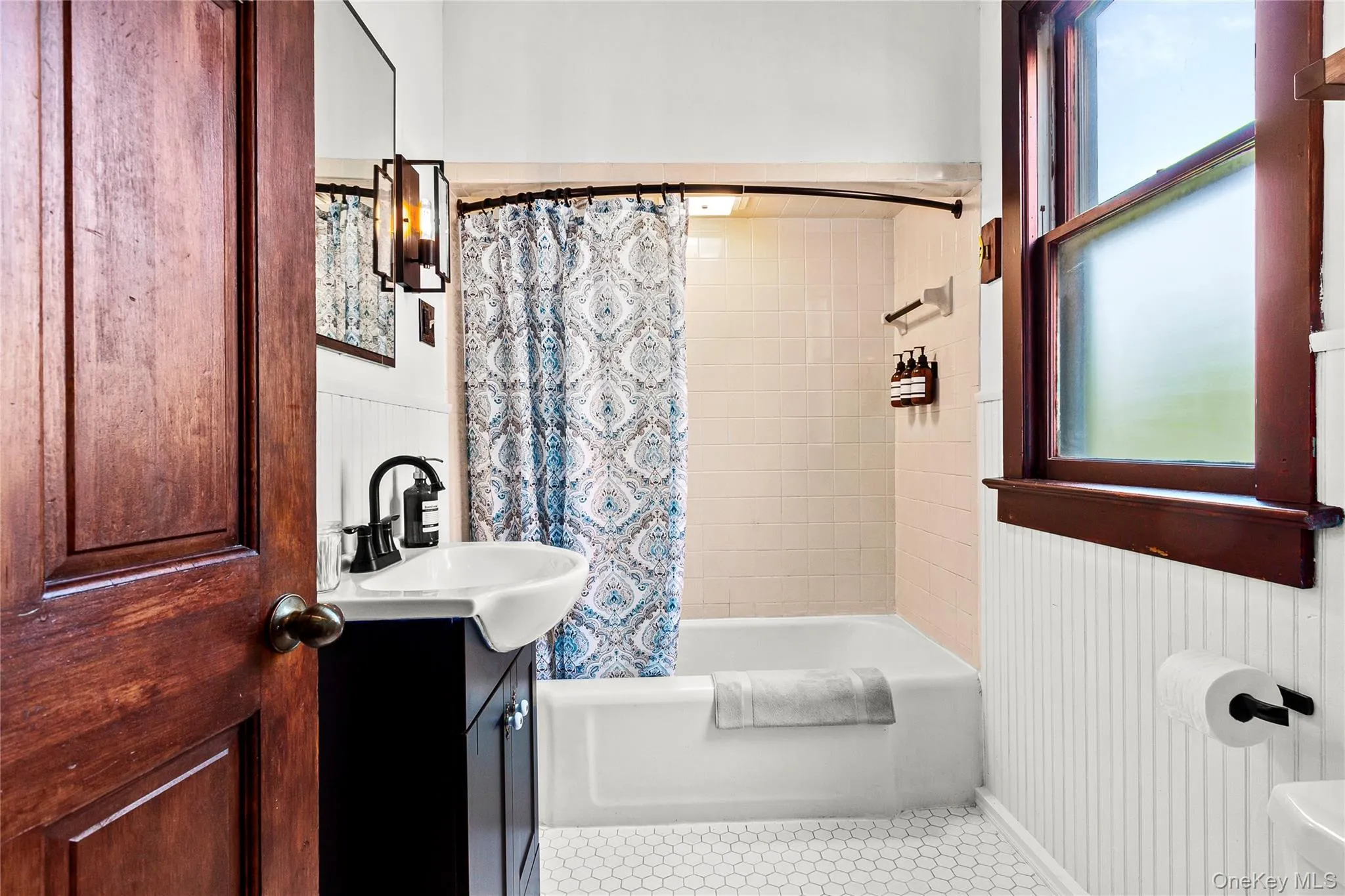 28 Grandview Avenue, Catskill, NY, 4 Bedrooms Bedrooms, 7 Rooms Rooms,2 BathroomsBathrooms,Residential,For Rent,Grandview,0,1011941 28 Grandview Avenue, Catskill, NY, 4 Bedrooms Bedrooms, 7 Rooms Rooms,2 BathroomsBathrooms,Residential,For Rent,Grandview,0,1011941