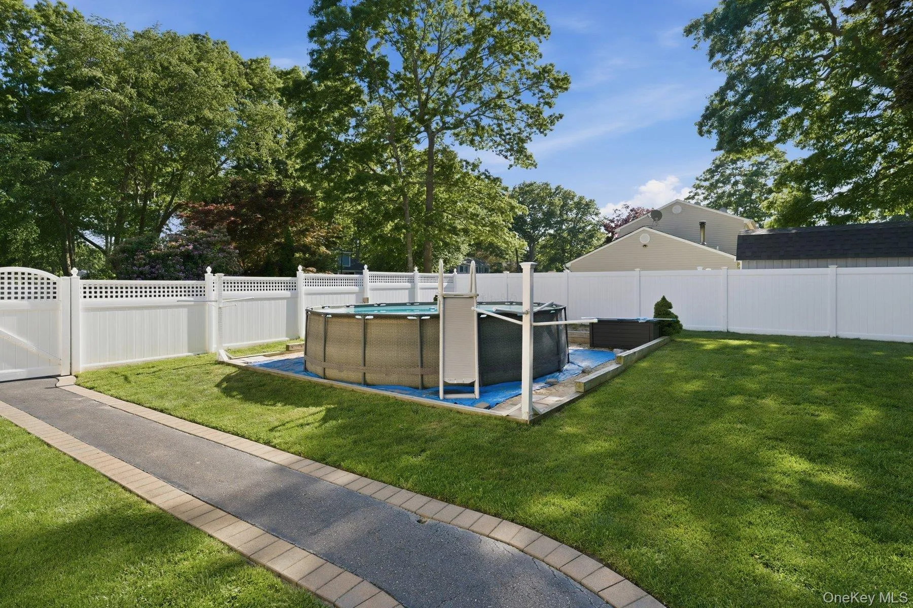 28 Cedar Heights Drive, Brookhaven, NY, 3 Bedrooms Bedrooms, 8 Rooms Rooms,1 BathroomBathrooms,Residential,For Rent,Cedar Heights,0,1011945 28 Cedar Heights Drive, Brookhaven, NY, 3 Bedrooms Bedrooms, 8 Rooms Rooms,1 BathroomBathrooms,Residential,For Rent,Cedar Heights,0,1011945