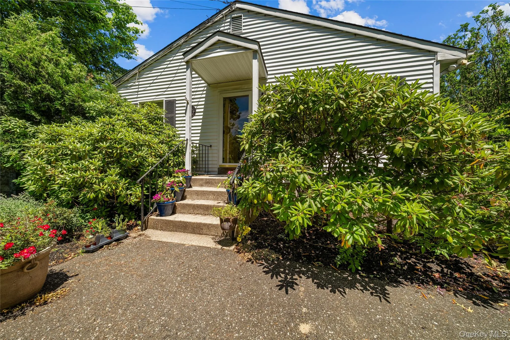 47 Floral Road, Brookhaven, NY, 3 Bedrooms Bedrooms, 7 Rooms Rooms,1 BathroomBathrooms,Residential,For Rent,Floral,0,1011949 47 Floral Road, Brookhaven, NY, 3 Bedrooms Bedrooms, 7 Rooms Rooms,1 BathroomBathrooms,Residential,For Rent,Floral,0,1011949