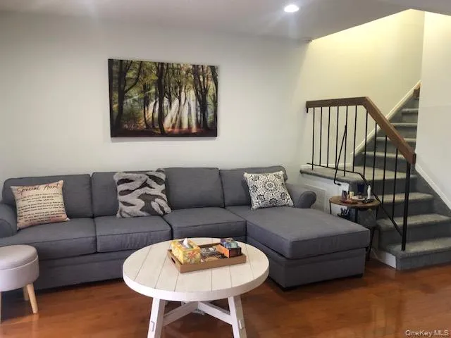 181 Laurel Lane, Hempstead, NY, 2 Bedrooms Bedrooms, 5 Rooms Rooms,1 BathroomBathrooms,Residential,For Rent,Laurel,0,1011950 181 Laurel Lane, Hempstead, NY, 2 Bedrooms Bedrooms, 5 Rooms Rooms,1 BathroomBathrooms,Residential,For Rent,Laurel,0,1011950