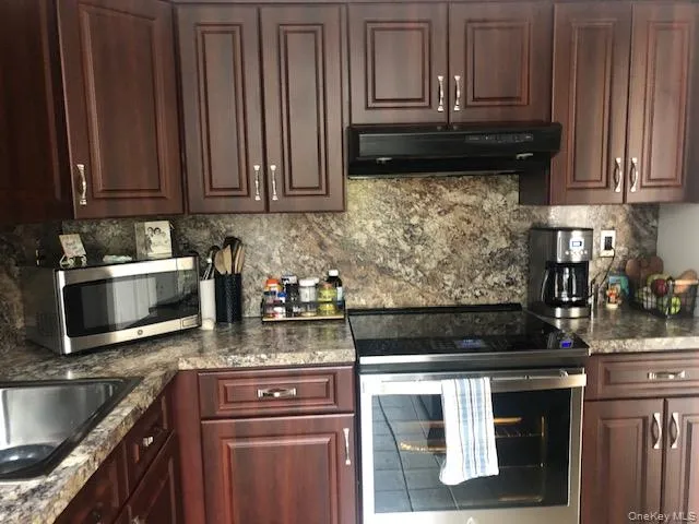 181 Laurel Lane, Hempstead, NY, 2 Bedrooms Bedrooms, 5 Rooms Rooms,1 BathroomBathrooms,Residential,For Rent,Laurel,0,1011950 181 Laurel Lane, Hempstead, NY, 2 Bedrooms Bedrooms, 5 Rooms Rooms,1 BathroomBathrooms,Residential,For Rent,Laurel,0,1011950