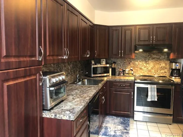 181 Laurel Lane, Hempstead, NY, 2 Bedrooms Bedrooms, 5 Rooms Rooms,1 BathroomBathrooms,Residential,For Rent,Laurel,0,1011950 181 Laurel Lane, Hempstead, NY, 2 Bedrooms Bedrooms, 5 Rooms Rooms,1 BathroomBathrooms,Residential,For Rent,Laurel,0,1011950