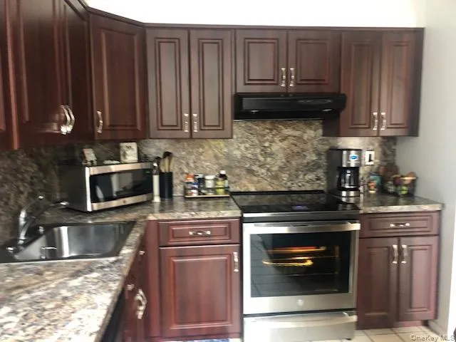 181 Laurel Lane, Hempstead, NY, 2 Bedrooms Bedrooms, 5 Rooms Rooms,1 BathroomBathrooms,Residential,For Rent,Laurel,0,1011950 181 Laurel Lane, Hempstead, NY, 2 Bedrooms Bedrooms, 5 Rooms Rooms,1 BathroomBathrooms,Residential,For Rent,Laurel,0,1011950
