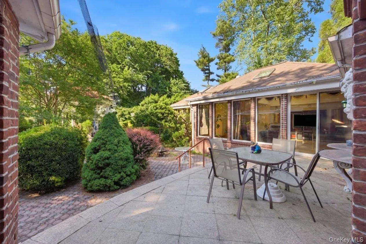 1 Bridle Path Drive, North Hempstead, NY, 7 Bedrooms Bedrooms, 12 Rooms Rooms,6 BathroomsBathrooms,Residential Lease,For Rent,Bridle Path,0,1011961 1 Bridle Path Drive, North Hempstead, NY, 7 Bedrooms Bedrooms, 12 Rooms Rooms,6 BathroomsBathrooms,Residential Lease,For Rent,Bridle Path,0,1011961