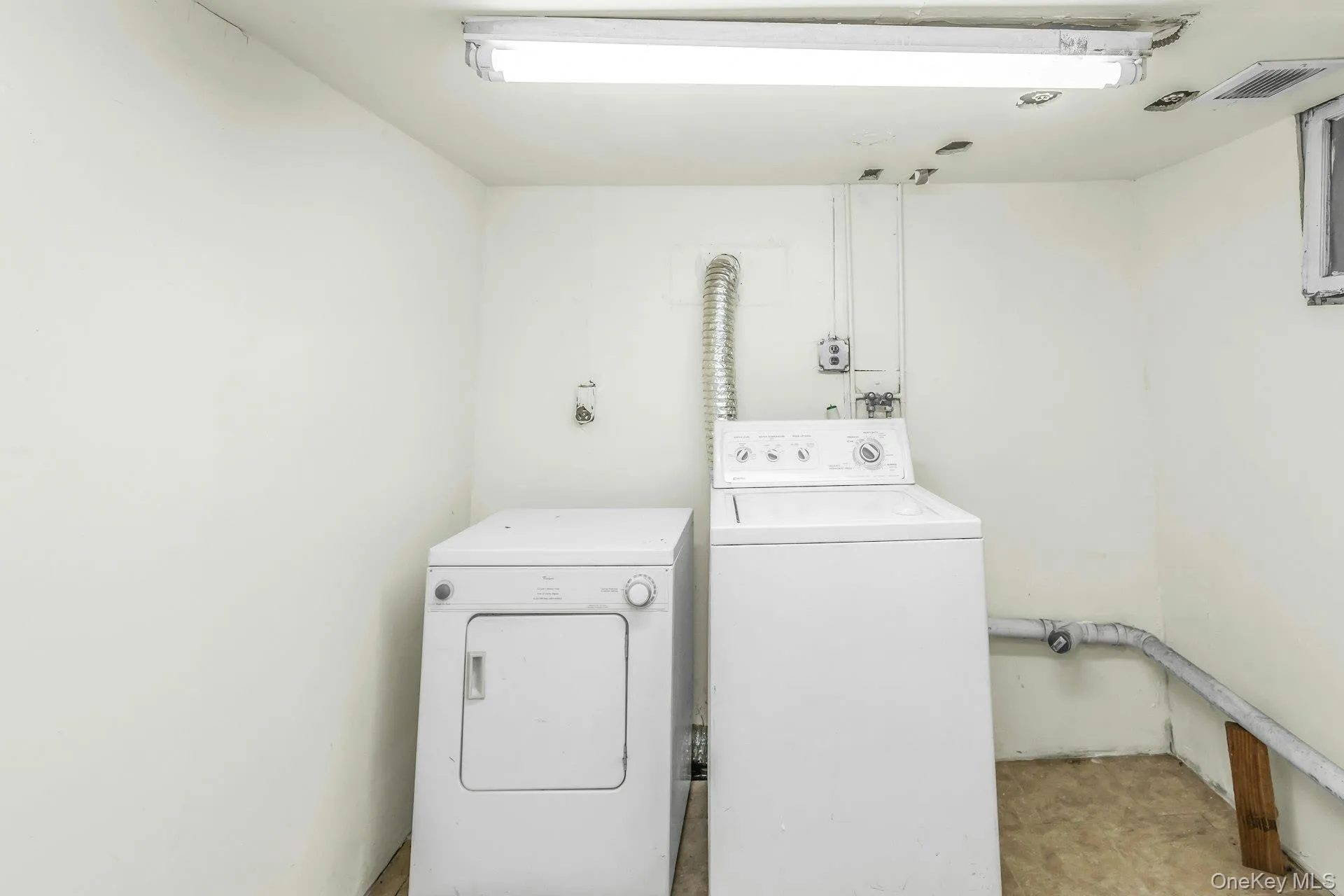 78 Mc Kee Street, North Hempstead, NY, 2 Bedrooms Bedrooms, 5 Rooms Rooms,2 BathroomsBathrooms,Residential,For Rent,Mc Kee,0,1011970 78 Mc Kee Street, North Hempstead, NY, 2 Bedrooms Bedrooms, 5 Rooms Rooms,2 BathroomsBathrooms,Residential,For Rent,Mc Kee,0,1011970