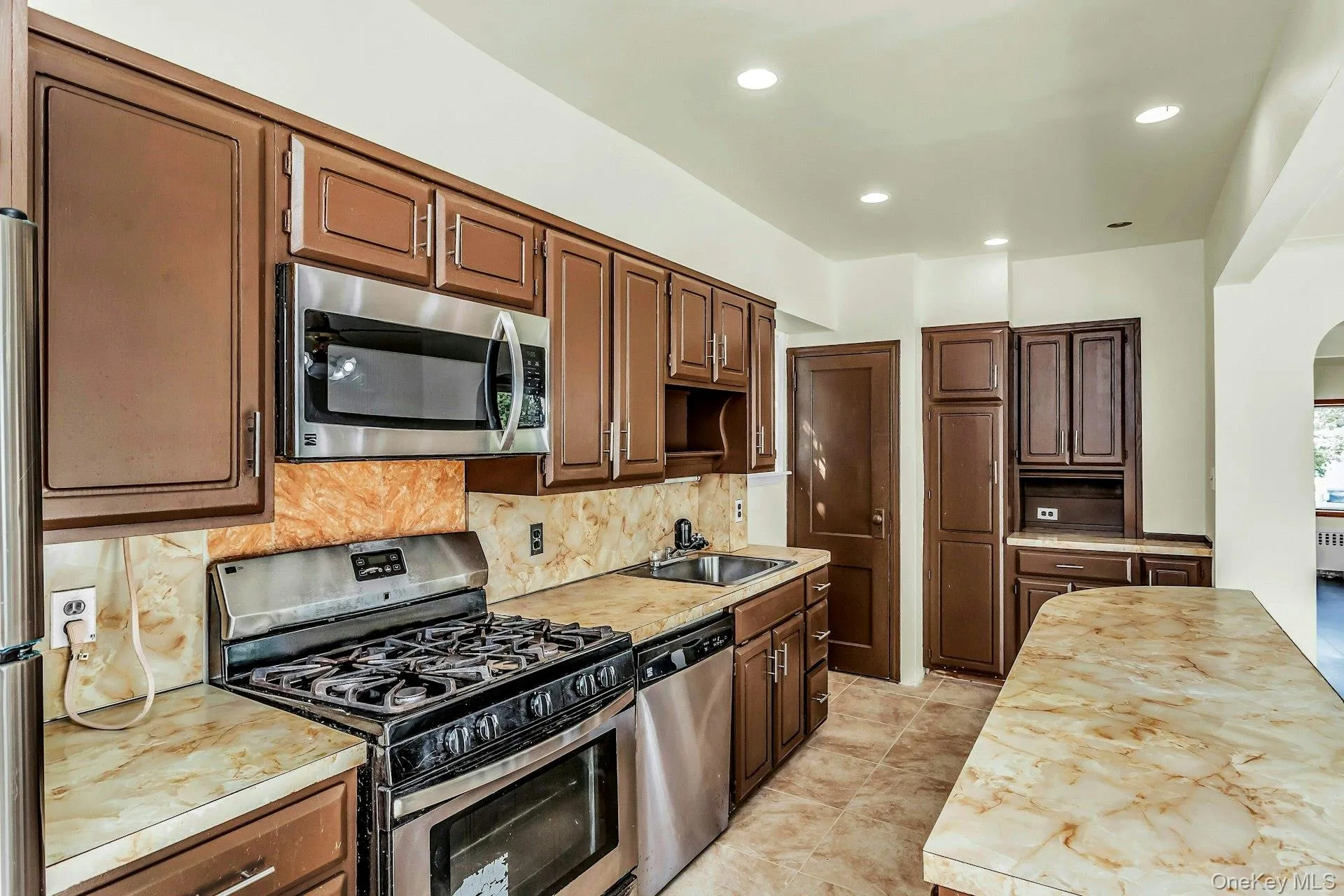 78 Mc Kee Street, North Hempstead, NY, 2 Bedrooms Bedrooms, 5 Rooms Rooms,2 BathroomsBathrooms,Residential,For Rent,Mc Kee,0,1011970 78 Mc Kee Street, North Hempstead, NY, 2 Bedrooms Bedrooms, 5 Rooms Rooms,2 BathroomsBathrooms,Residential,For Rent,Mc Kee,0,1011970