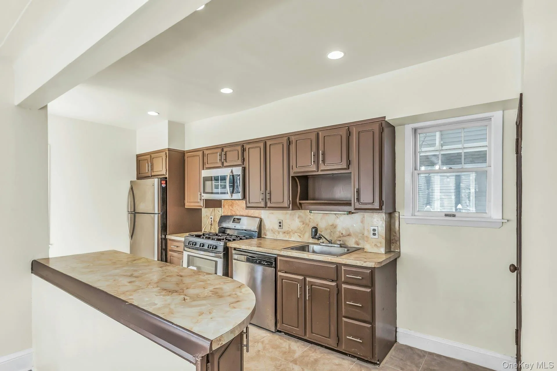78 Mc Kee Street, North Hempstead, NY, 2 Bedrooms Bedrooms, 5 Rooms Rooms,2 BathroomsBathrooms,Residential,For Rent,Mc Kee,0,1011970 78 Mc Kee Street, North Hempstead, NY, 2 Bedrooms Bedrooms, 5 Rooms Rooms,2 BathroomsBathrooms,Residential,For Rent,Mc Kee,0,1011970