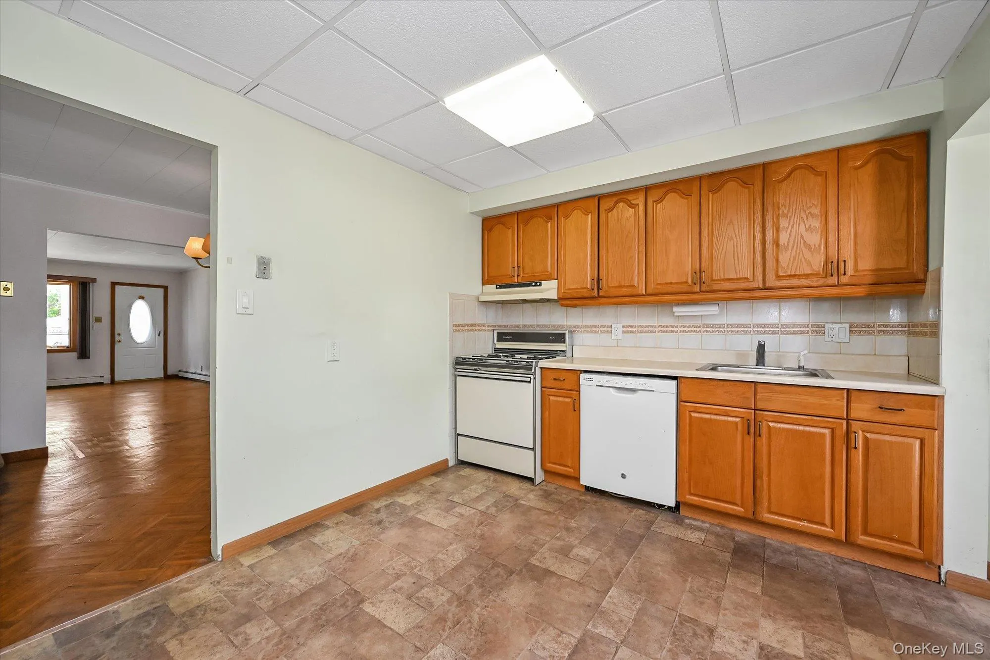 33-30 203rd Street, New York, NY, 3 Bedrooms Bedrooms, 6 Rooms Rooms,1 BathroomBathrooms,Residential,For Rent,203rd,0,1011973 33-30 203rd Street, New York, NY, 3 Bedrooms Bedrooms, 6 Rooms Rooms,1 BathroomBathrooms,Residential,For Rent,203rd,0,1011973
