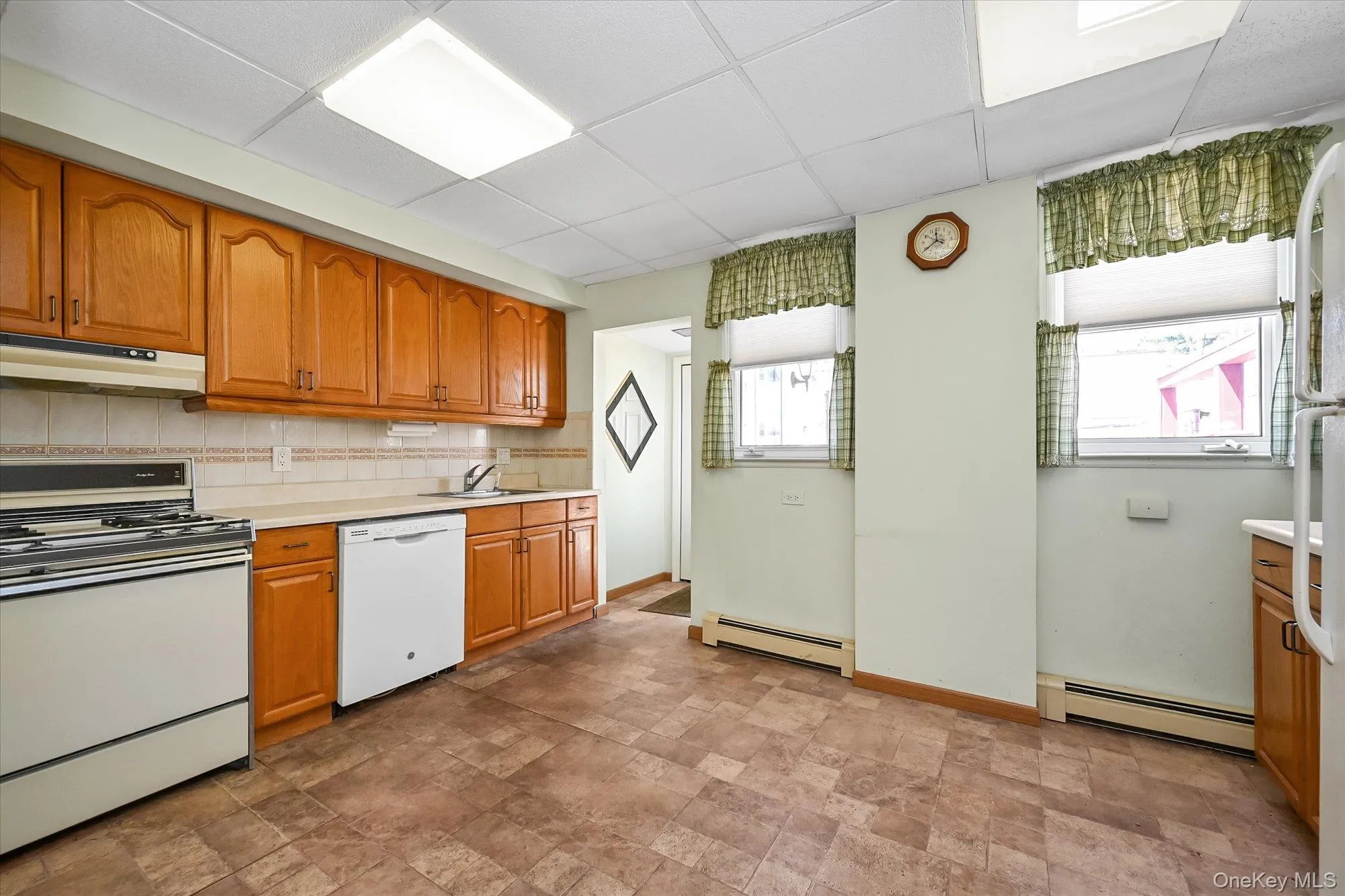 33-30 203rd Street, New York, NY, 3 Bedrooms Bedrooms, 6 Rooms Rooms,1 BathroomBathrooms,Residential,For Rent,203rd,0,1011973 33-30 203rd Street, New York, NY, 3 Bedrooms Bedrooms, 6 Rooms Rooms,1 BathroomBathrooms,Residential,For Rent,203rd,0,1011973