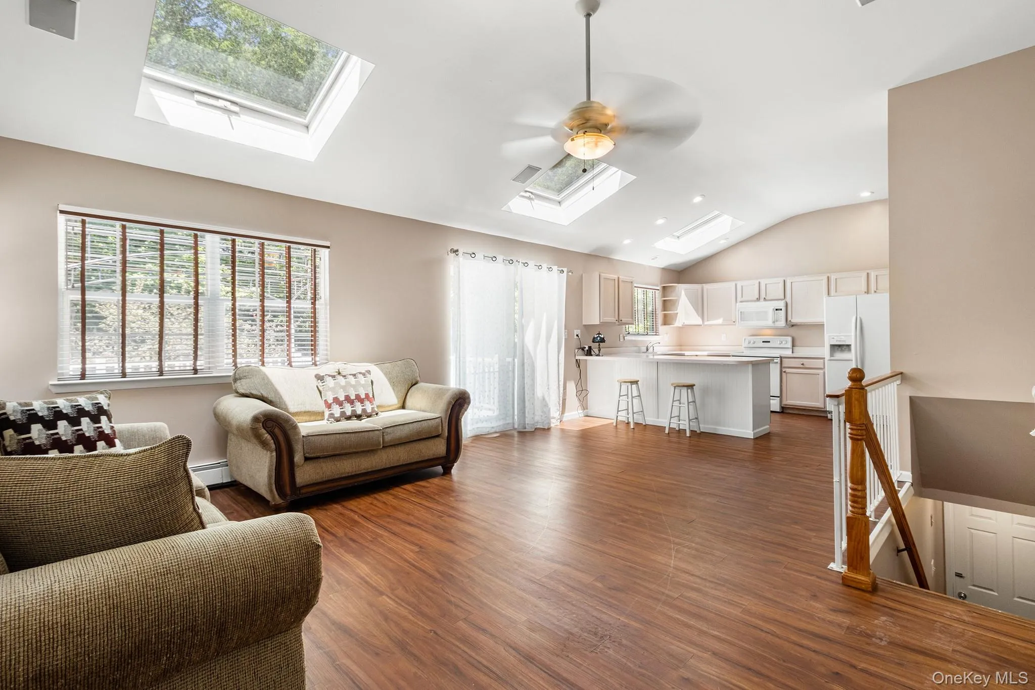 166 Richmond Avenue, Brookhaven, NY, 3 Bedrooms Bedrooms, 7 Rooms Rooms,2 BathroomsBathrooms,Residential,For Rent,Richmond,0,1011975 166 Richmond Avenue, Brookhaven, NY, 3 Bedrooms Bedrooms, 7 Rooms Rooms,2 BathroomsBathrooms,Residential,For Rent,Richmond,0,1011975