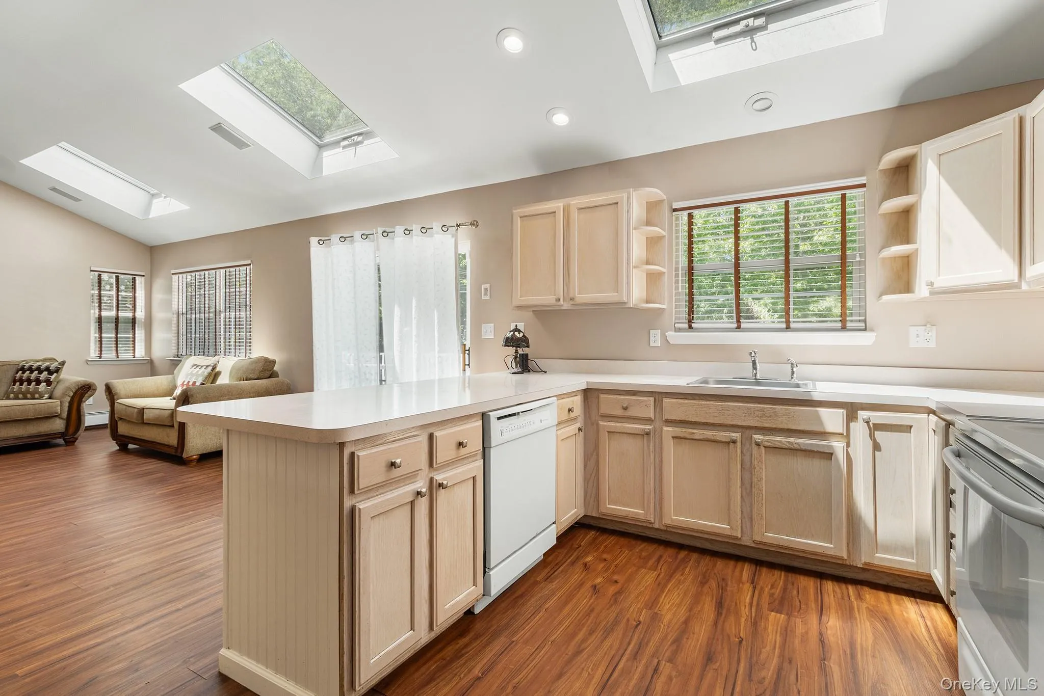 166 Richmond Avenue, Brookhaven, NY, 3 Bedrooms Bedrooms, 7 Rooms Rooms,2 BathroomsBathrooms,Residential,For Rent,Richmond,0,1011975 166 Richmond Avenue, Brookhaven, NY, 3 Bedrooms Bedrooms, 7 Rooms Rooms,2 BathroomsBathrooms,Residential,For Rent,Richmond,0,1011975