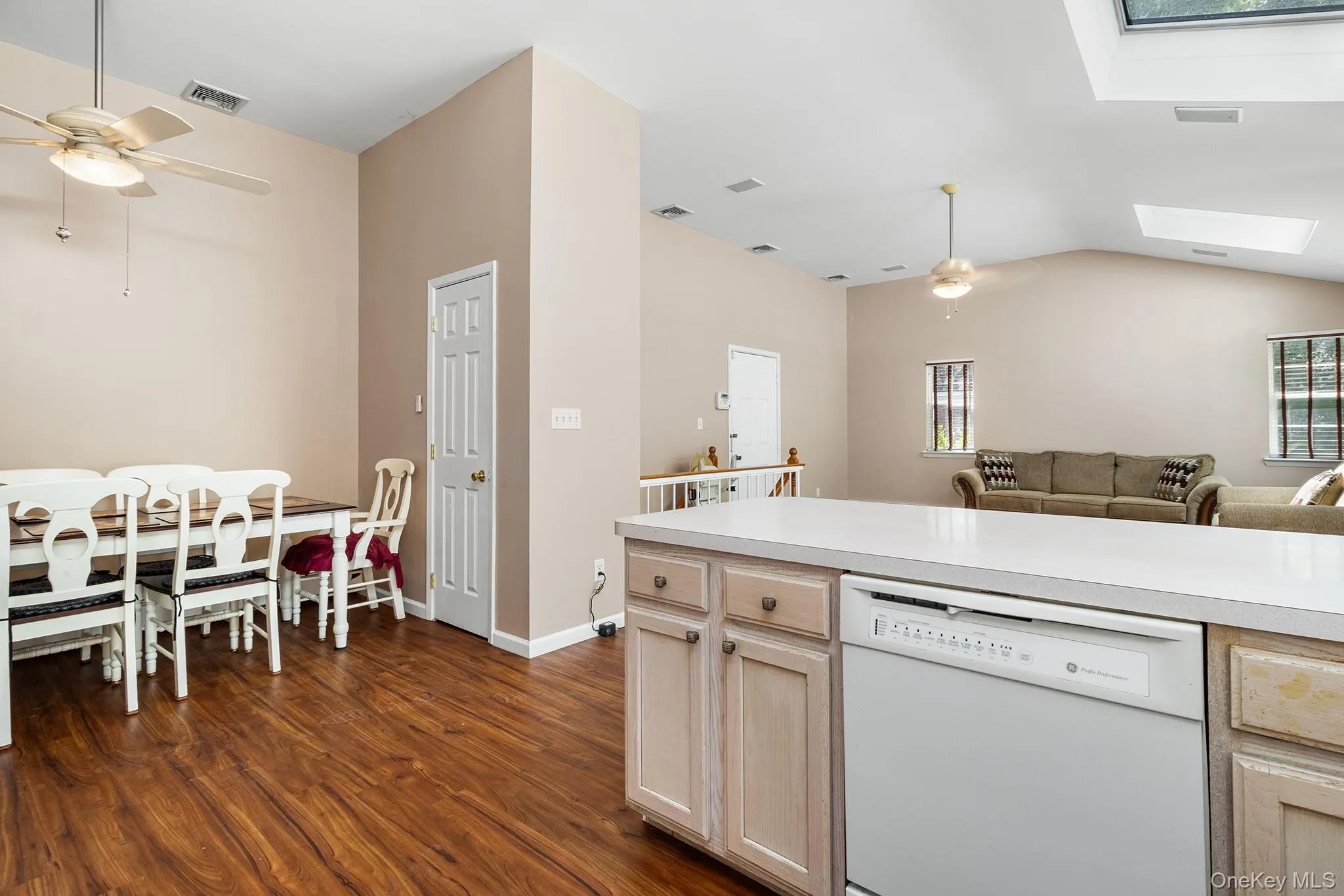 166 Richmond Avenue, Brookhaven, NY, 3 Bedrooms Bedrooms, 7 Rooms Rooms,2 BathroomsBathrooms,Residential,For Rent,Richmond,0,1011975 166 Richmond Avenue, Brookhaven, NY, 3 Bedrooms Bedrooms, 7 Rooms Rooms,2 BathroomsBathrooms,Residential,For Rent,Richmond,0,1011975