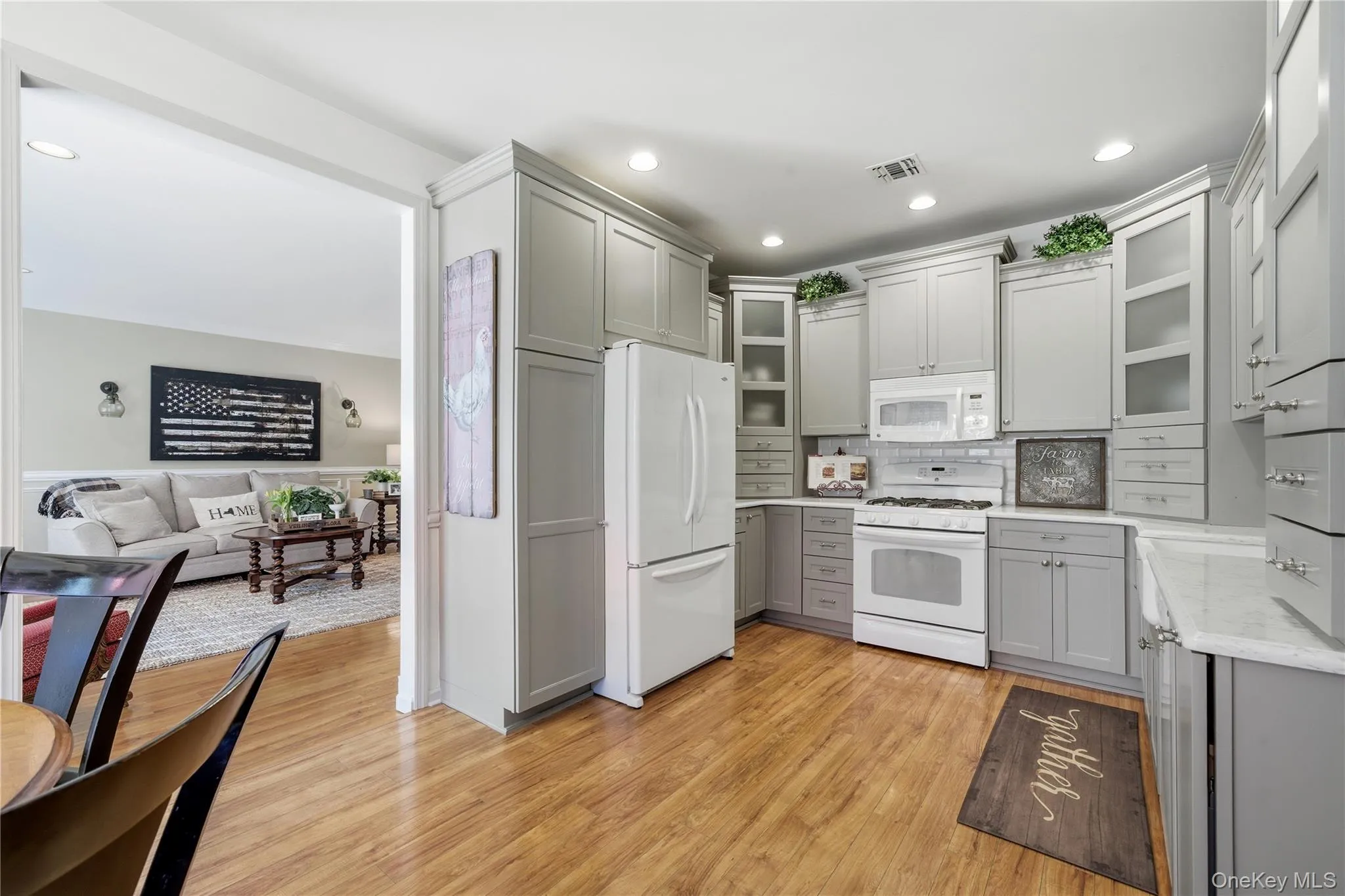 132 Willow Wood Drive, Islip, NY, 2 Bedrooms Bedrooms, 6 Rooms Rooms,2 BathroomsBathrooms,Residential,For Rent,Willow Wood,0,1011977 132 Willow Wood Drive, Islip, NY, 2 Bedrooms Bedrooms, 6 Rooms Rooms,2 BathroomsBathrooms,Residential,For Rent,Willow Wood,0,1011977
