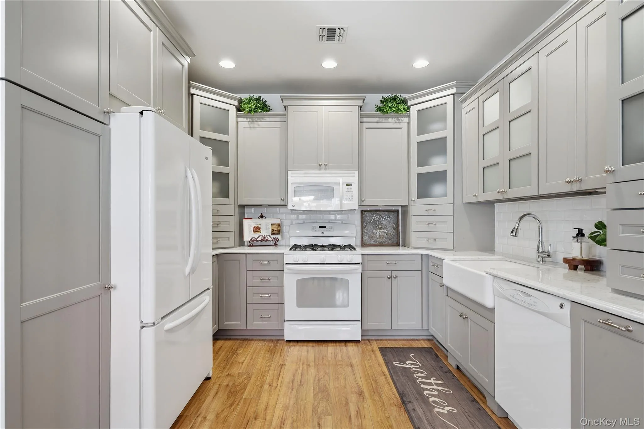 132 Willow Wood Drive, Islip, NY, 2 Bedrooms Bedrooms, 6 Rooms Rooms,2 BathroomsBathrooms,Residential,For Rent,Willow Wood,0,1011977 132 Willow Wood Drive, Islip, NY, 2 Bedrooms Bedrooms, 6 Rooms Rooms,2 BathroomsBathrooms,Residential,For Rent,Willow Wood,0,1011977