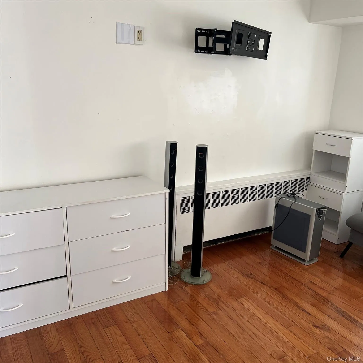 33 Westbrook Lane, Hempstead, NY, 1 Bedroom Bedrooms, 5 Rooms Rooms,1 BathroomBathrooms,Residential Lease,For Rent,Westbrook,0,1011978 33 Westbrook Lane, Hempstead, NY, 1 Bedroom Bedrooms, 5 Rooms Rooms,1 BathroomBathrooms,Residential Lease,For Rent,Westbrook,0,1011978
