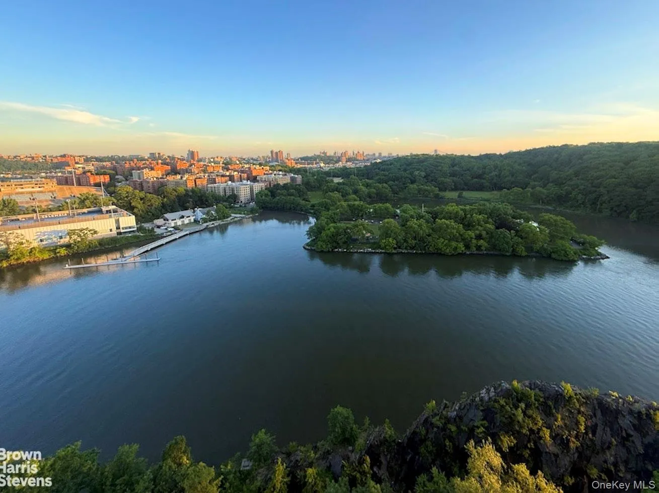 2400 Johnson Avenue, New York, NY, 2 Bedrooms Bedrooms, 4 Rooms Rooms,2 BathroomsBathrooms,Residential,For Rent,Johnson,0,1011979 2400 Johnson Avenue, New York, NY, 2 Bedrooms Bedrooms, 4 Rooms Rooms,2 BathroomsBathrooms,Residential,For Rent,Johnson,0,1011979