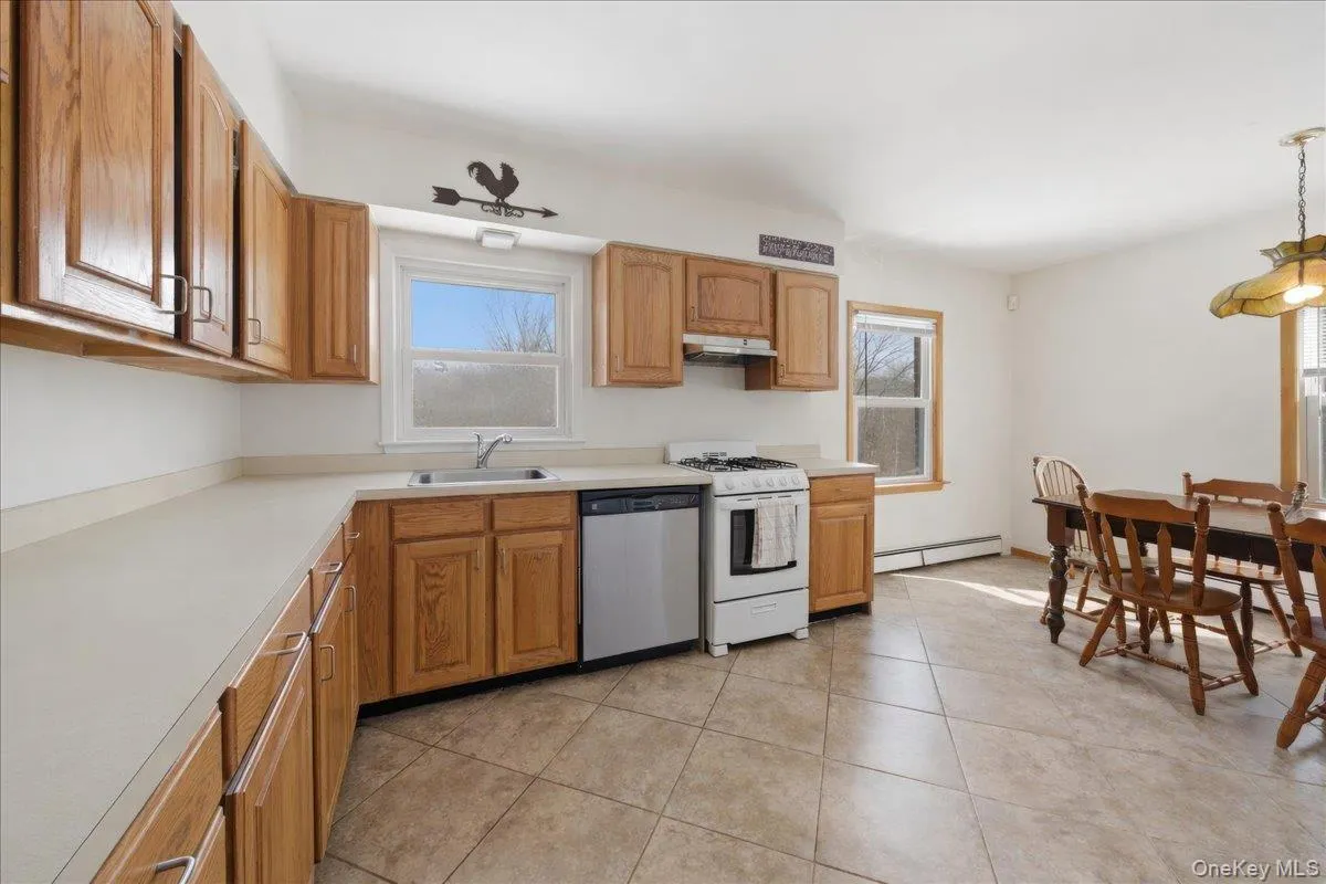 16 Primrose Street, Somers, NY, 4 Bedrooms Bedrooms, 10 Rooms Rooms,3 BathroomsBathrooms,Residential,For Rent,Primrose,0,1011982 16 Primrose Street, Somers, NY, 4 Bedrooms Bedrooms, 10 Rooms Rooms,3 BathroomsBathrooms,Residential,For Rent,Primrose,0,1011982