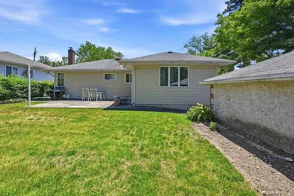 152 Nassau Drive, North Hempstead, NY, 3 Bedrooms Bedrooms, 6 Rooms Rooms,1 BathroomBathrooms,Residential,For Rent,Nassau,0,1011987 152 Nassau Drive, North Hempstead, NY, 3 Bedrooms Bedrooms, 6 Rooms Rooms,1 BathroomBathrooms,Residential,For Rent,Nassau,0,1011987