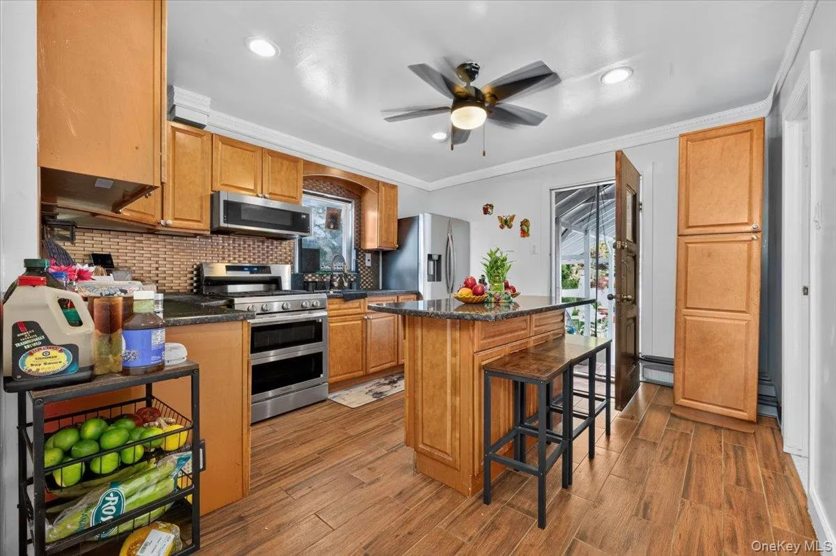 9513 85th Street, New York, NY, 4 Bedrooms Bedrooms, 8 Rooms Rooms,3 BathroomsBathrooms,Residential,For Rent,85th,0,KEY1011992 9513 85th Street, New York, NY, 4 Bedrooms Bedrooms, 8 Rooms Rooms,3 BathroomsBathrooms,Residential,For Rent,85th,0,KEY1011992