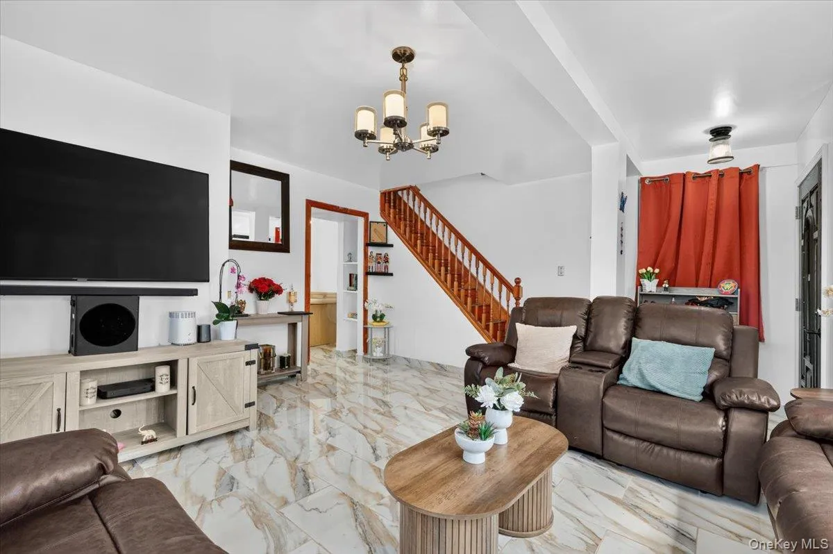 9513 85th Street, New York, NY, 4 Bedrooms Bedrooms, 8 Rooms Rooms,3 BathroomsBathrooms,Residential,For Rent,85th,0,KEY1011992 9513 85th Street, New York, NY, 4 Bedrooms Bedrooms, 8 Rooms Rooms,3 BathroomsBathrooms,Residential,For Rent,85th,0,KEY1011992