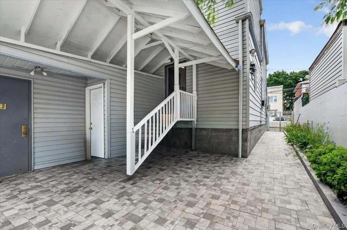 9513 85th Street, New York, NY, 4 Bedrooms Bedrooms, 8 Rooms Rooms,3 BathroomsBathrooms,Residential,For Rent,85th,0,KEY1011992 9513 85th Street, New York, NY, 4 Bedrooms Bedrooms, 8 Rooms Rooms,3 BathroomsBathrooms,Residential,For Rent,85th,0,KEY1011992