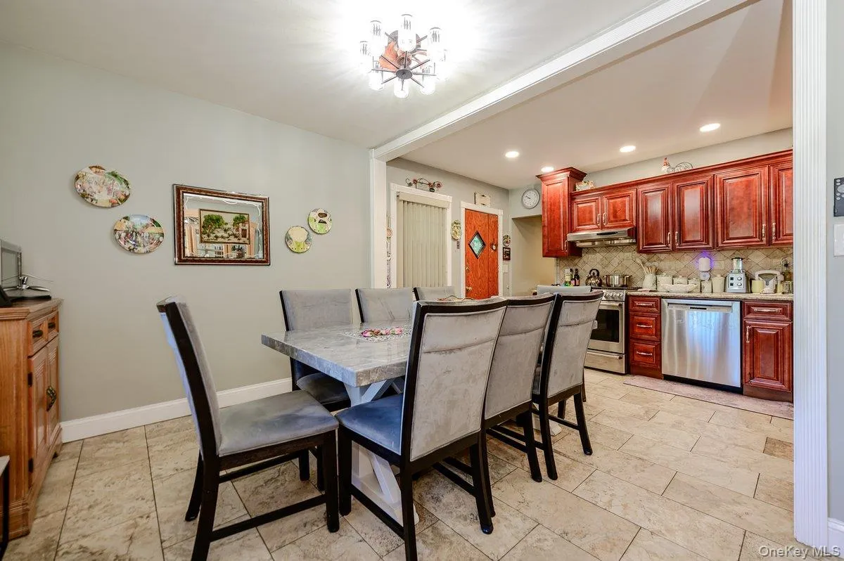 84 Ridgewood Avenue, Yonkers, NY, 3 Bedrooms Bedrooms, 6 Rooms Rooms,1 BathroomBathrooms,Residential,For Rent,Ridgewood,0,1011995 84 Ridgewood Avenue, Yonkers, NY, 3 Bedrooms Bedrooms, 6 Rooms Rooms,1 BathroomBathrooms,Residential,For Rent,Ridgewood,0,1011995