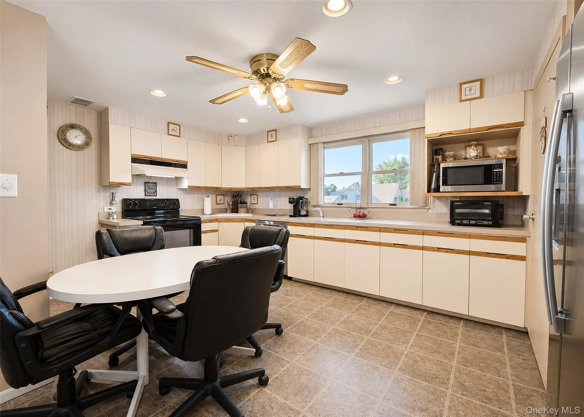 46 Marksman Lane, Hempstead, NY, 6 Bedrooms Bedrooms, 14 Rooms Rooms,2 BathroomsBathrooms,Residential,For Rent,Marksman,0,1011997 46 Marksman Lane, Hempstead, NY, 6 Bedrooms Bedrooms, 14 Rooms Rooms,2 BathroomsBathrooms,Residential,For Rent,Marksman,0,1011997