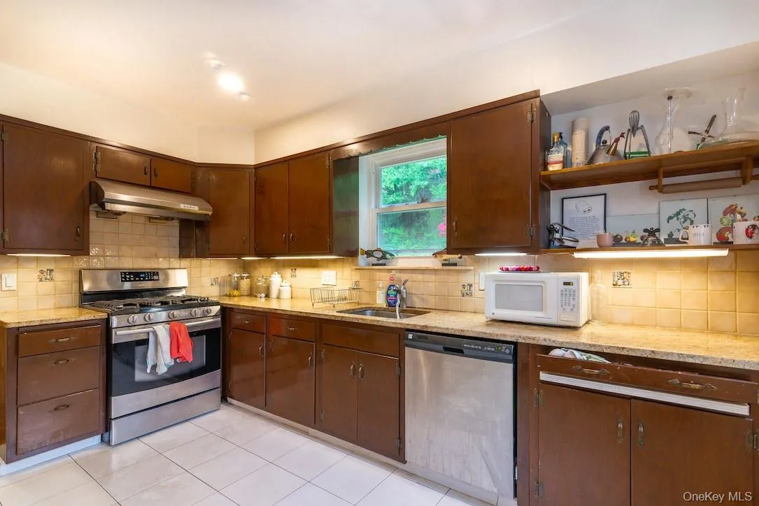 20 Dorchester Drive, Greenburgh, NY, 3 Bedrooms Bedrooms, 7 Rooms Rooms,2 BathroomsBathrooms,Residential Lease,For Rent,Dorchester,0,1011999 20 Dorchester Drive, Greenburgh, NY, 3 Bedrooms Bedrooms, 7 Rooms Rooms,2 BathroomsBathrooms,Residential Lease,For Rent,Dorchester,0,1011999