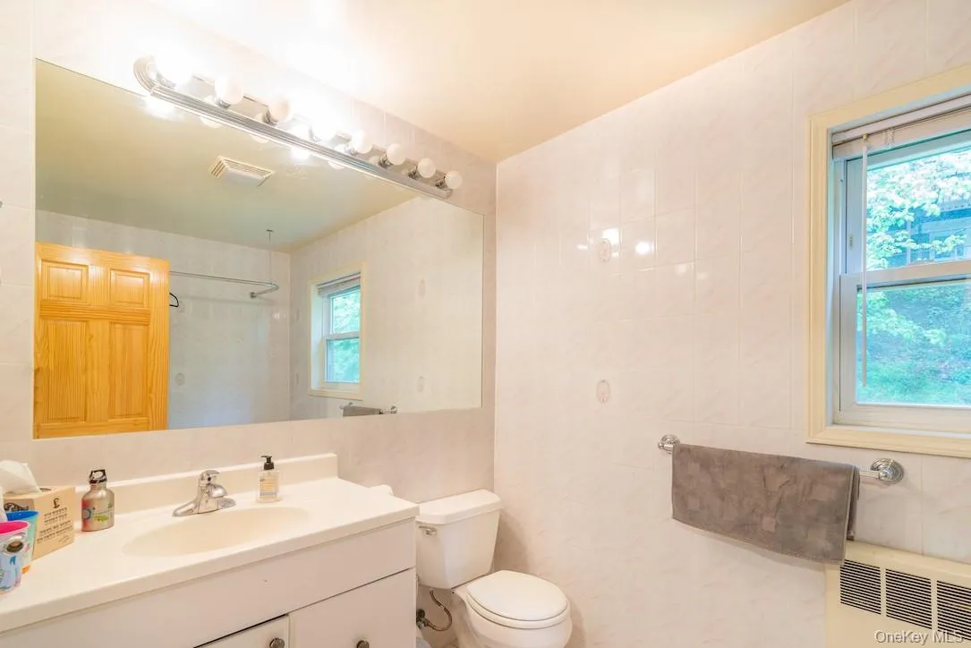 20 Dorchester Drive, Greenburgh, NY, 3 Bedrooms Bedrooms, 7 Rooms Rooms,2 BathroomsBathrooms,Residential Lease,For Rent,Dorchester,0,1011999 20 Dorchester Drive, Greenburgh, NY, 3 Bedrooms Bedrooms, 7 Rooms Rooms,2 BathroomsBathrooms,Residential Lease,For Rent,Dorchester,0,1011999