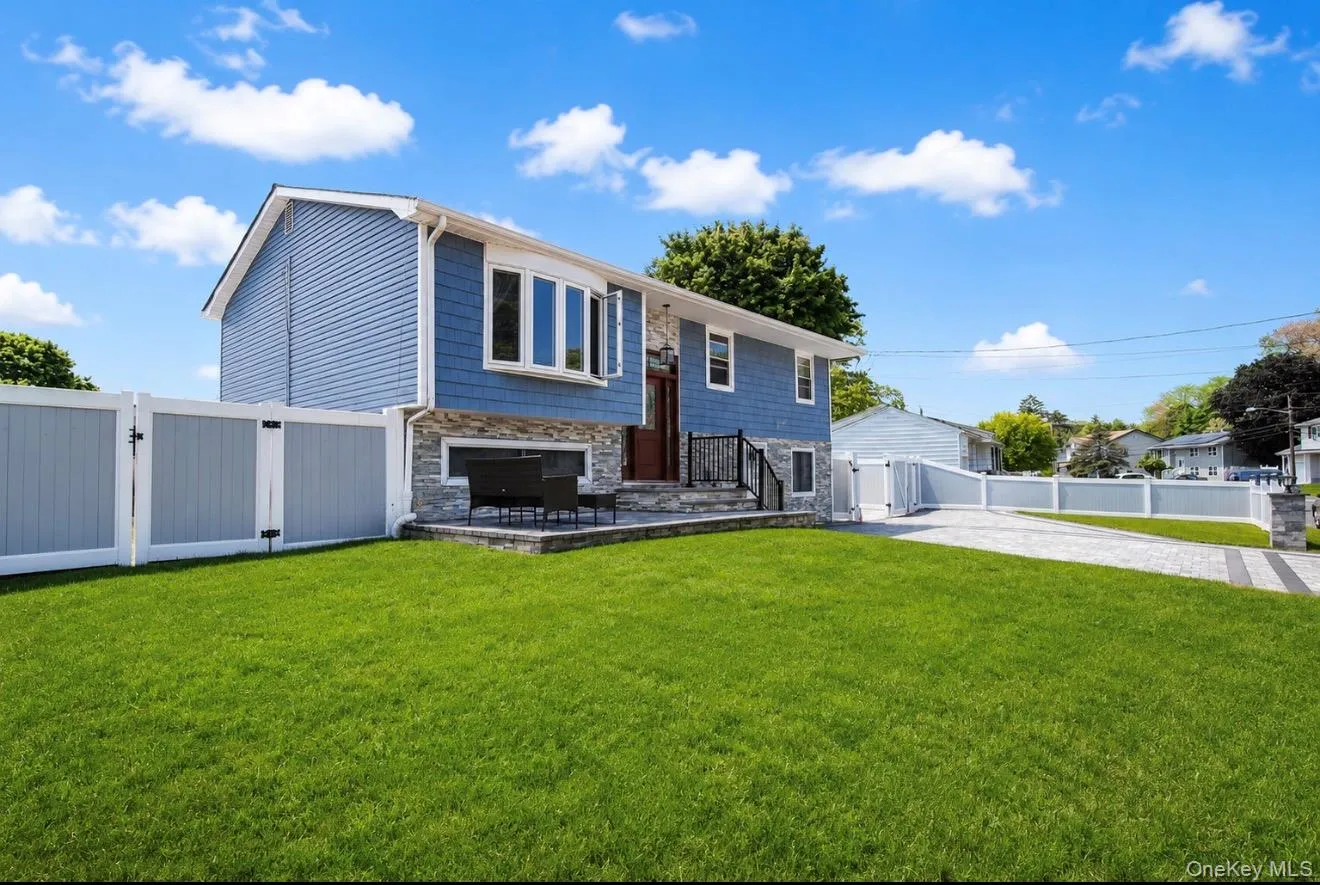 34 Fairdale Drive, Islip, NY, 5 Bedrooms Bedrooms, 9 Rooms Rooms,2 BathroomsBathrooms,Residential,For Rent,Fairdale,0,1012001 34 Fairdale Drive, Islip, NY, 5 Bedrooms Bedrooms, 9 Rooms Rooms,2 BathroomsBathrooms,Residential,For Rent,Fairdale,0,1012001
